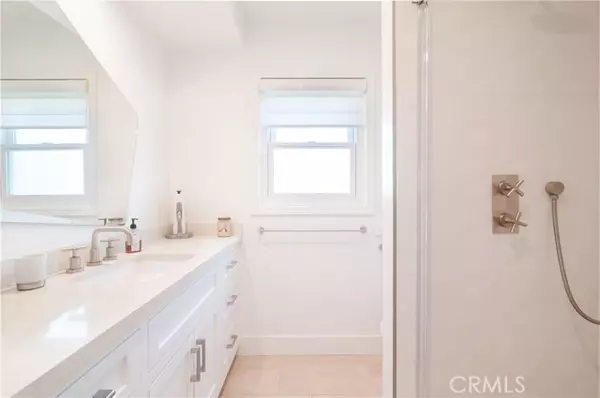 Laguna Beach, CA 92651,251 Lower Cliff #15