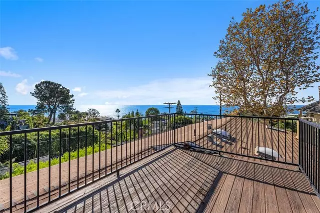 Laguna Beach, CA 92651,31706 Scenic