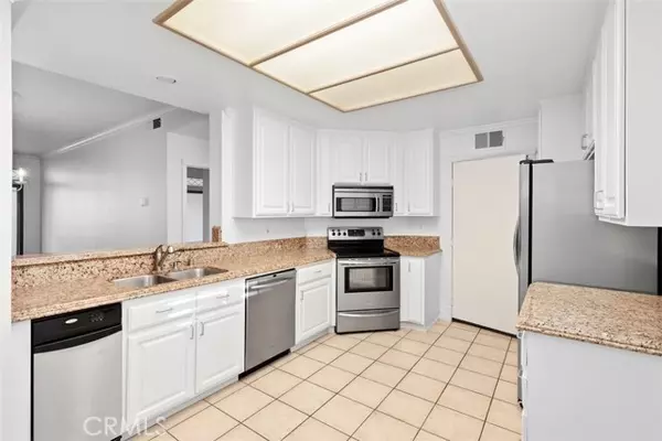 Newport Beach, CA 92660,320 Villa Point