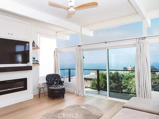 Laguna Beach, CA 92651,989 La Mirada