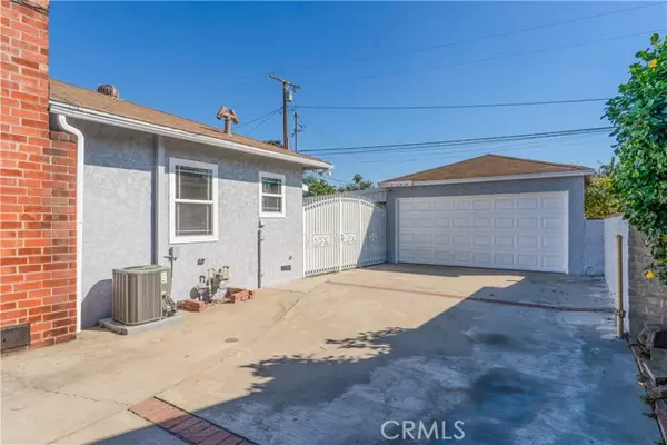 Downey, CA 90242,12714 La Reina Avenue