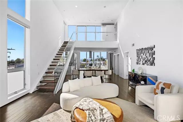 925 North Genesee Avenue #4, West Hollywood, CA 90046