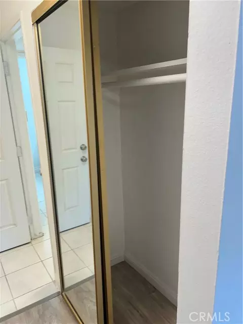 Tarzana (los Angeles), CA 91356,18620 Hatteras Street #272