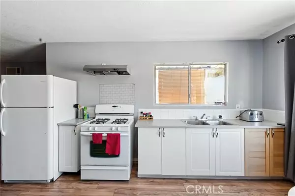 Los Angeles, CA 90022,5332 E Beverly Boulevard