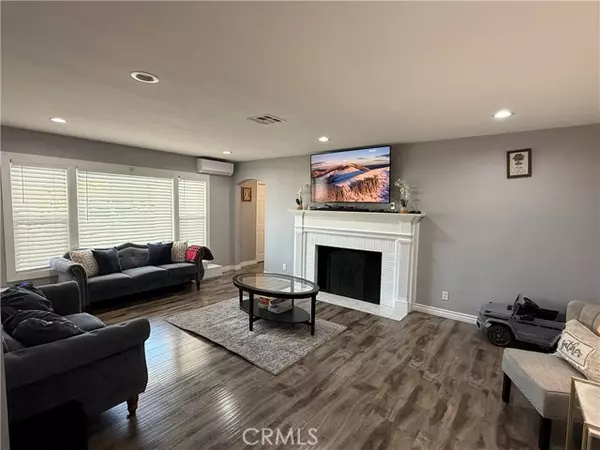 Fontana, CA 92335,8238 Pepper Avenue