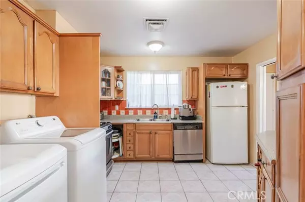 Arleta (los Angeles), CA 91331,13329 Chase Street