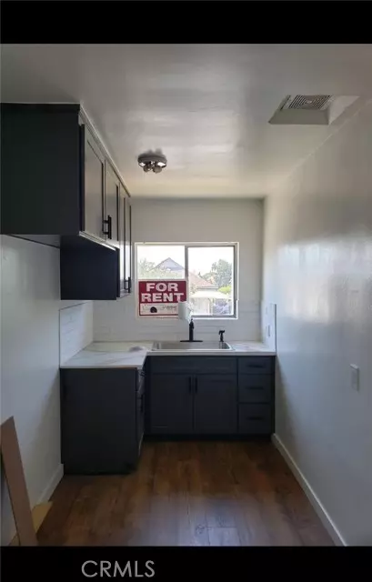 Los Angeles, CA 90011,1451 E 21 St #3