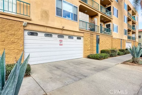 Long Beach, CA 90803,3665 E E 1st Street #205