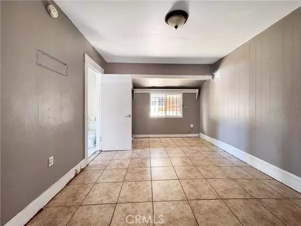 Los Angeles, CA 90044,614 W 60th Street