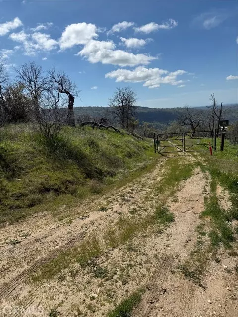 Raymond, CA 93653,38914 Road 810