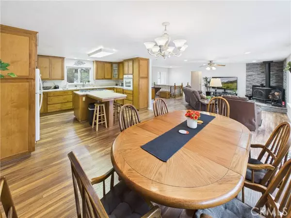 Mariposa, CA 95338,6107 Monte Vista