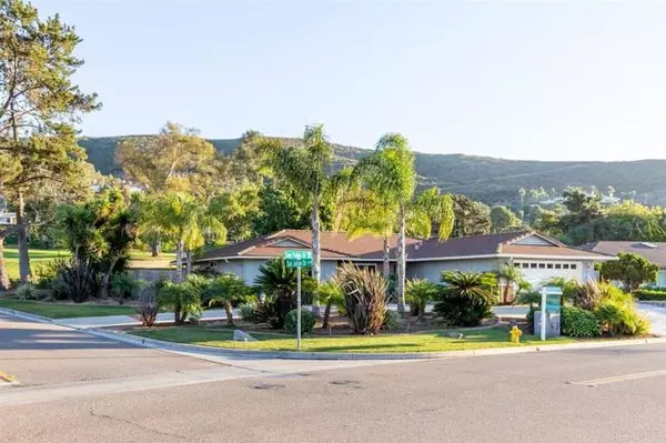1538 San Pablo Dr, San Marcos, CA 92078