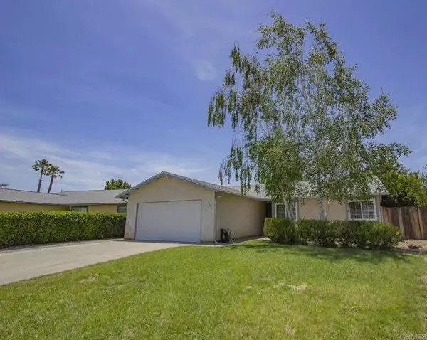 555 Tag Lane, Ramona, CA 92065