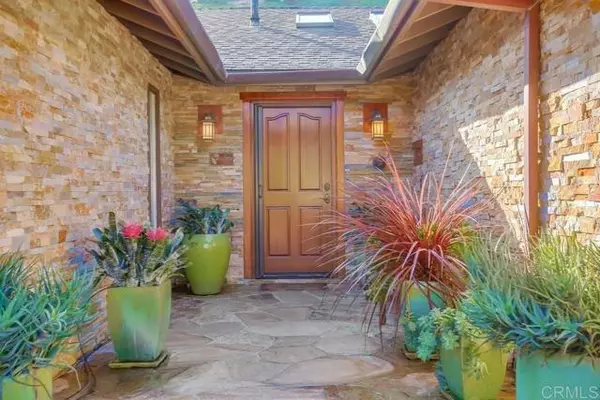 729 Fresca Street, Solana Beach, CA 92075