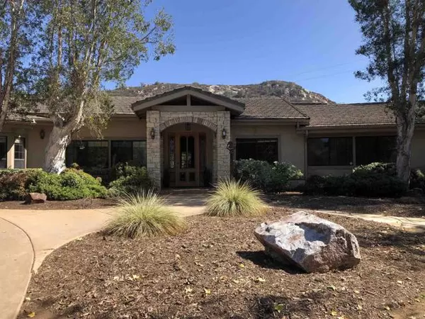 15487 Vali Hai Rd, Poway, CA 92064