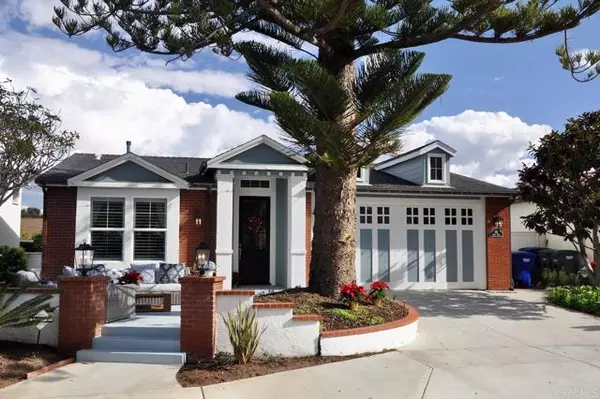 212 N Helix Avenue, Solana Beach, CA 92075