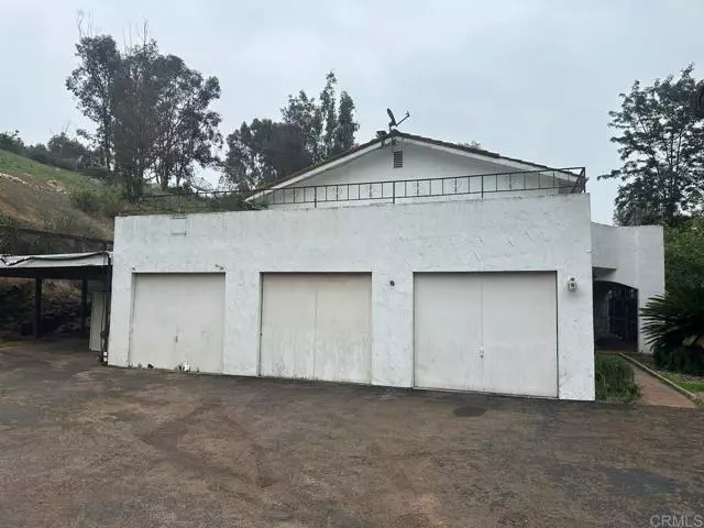 Lakeside, CA 92040,11296 Posthill Road