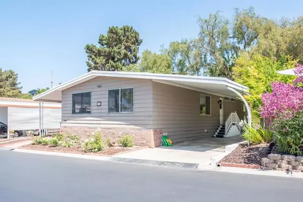 Vista, CA 92081,2130 Sunset Drive #52