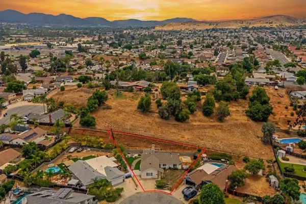 10166 Trocha de Penni, Lakeside, CA 92040