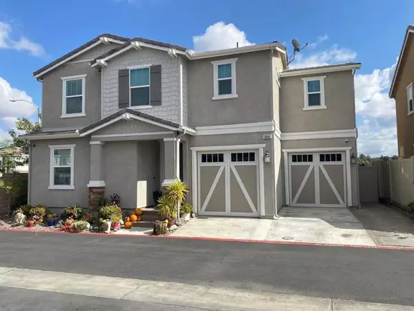 13686 Gray Hawk Way,  Valley Center,  CA 92082