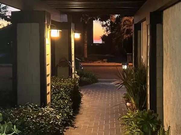 Encinitas, CA 92024,1045 Passiflora Avenue