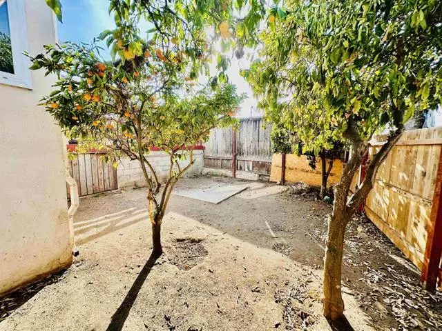 Vista, CA 92084,450 Hillside