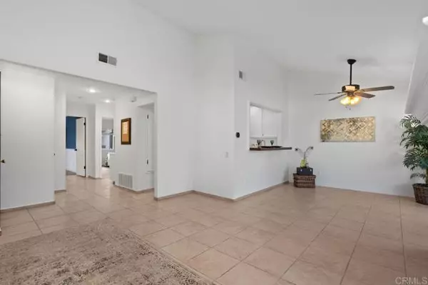 Vista, CA 92081,942 Lupine Hills Drive #43