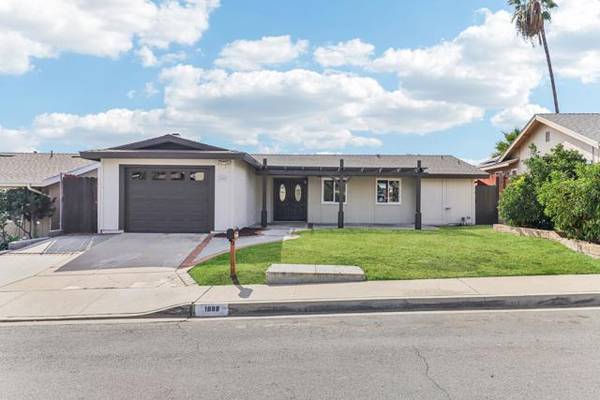 1899 Golden Circle Dr, Escondido, CA 92026