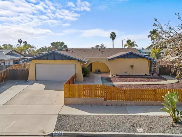 2745 Pauline Way, Oceanside, CA 92056