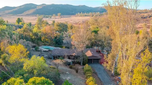 1002 Summer Glen Drive, Ramona, CA 92065