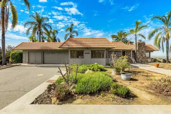 30508 Circle R Lane,  Valley Center,  CA 92082