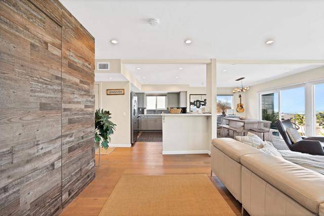 Encinitas, CA 92024,1631 Neptune Avenue