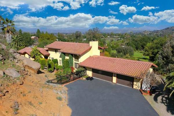 15852 Thomas Paine Drive, Ramona, CA 92065