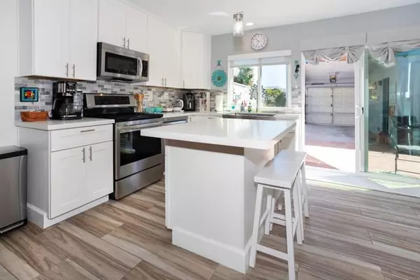 Oceanside, CA 92057,3875 Vista Campana #16