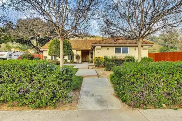 9314 Los Coches Road, Lakeside, CA 92040