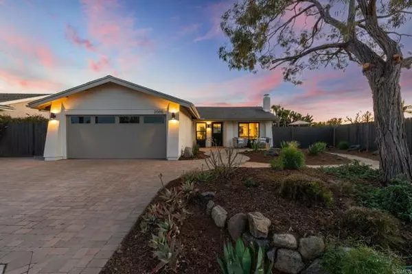 2005 Shadow Grove Way, Encinitas, CA 92024