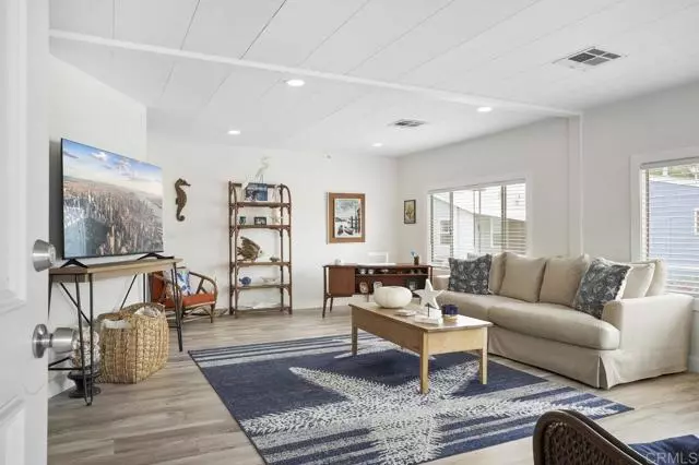 2130 Sunset Drive #117, Vista, CA 92081