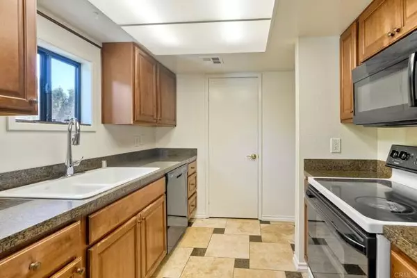 Carlsbad, CA 92009,2564 Navarra Drive #115