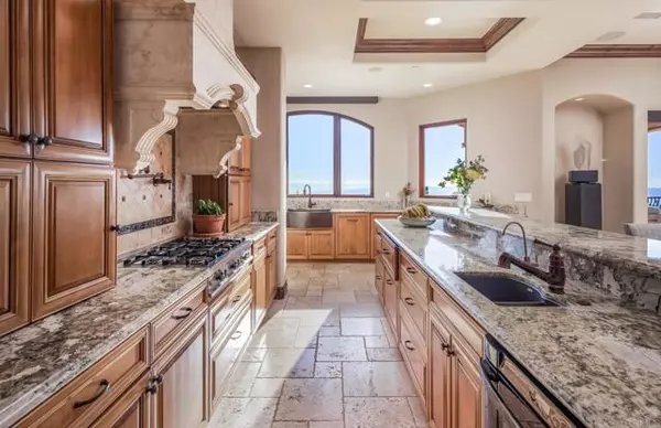 Carlsbad, CA 92009,7133 Obelisco Circle