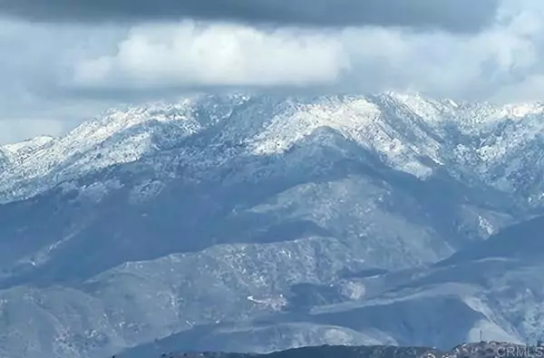 W Meadow Glen Way, Escondido, CA 92026