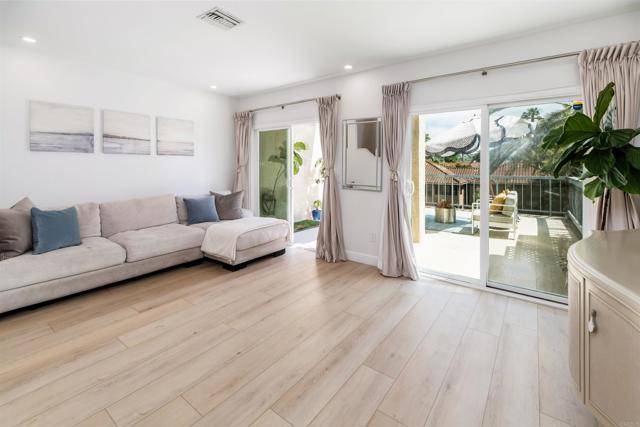 2340 Caringa Way #B, Carlsbad, CA 92009