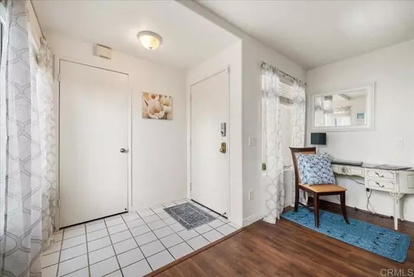 Carlsbad, CA 92009,7394 Altiva Place