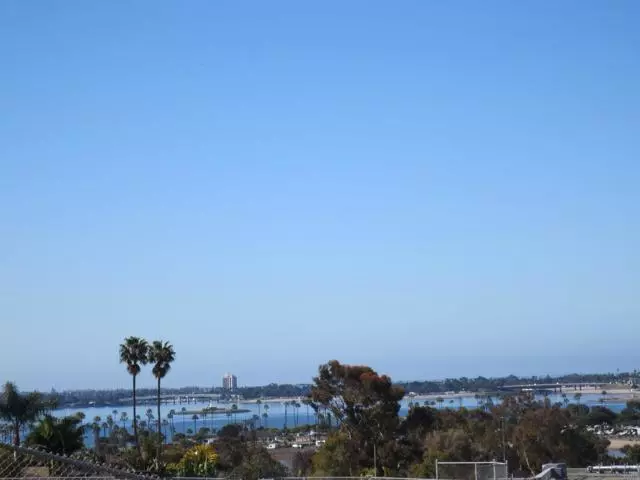 San Diego, CA 92117,3526 TICONDEROGA Street