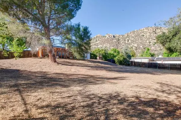 Ramona, CA 92065,25119 Como Esta Court