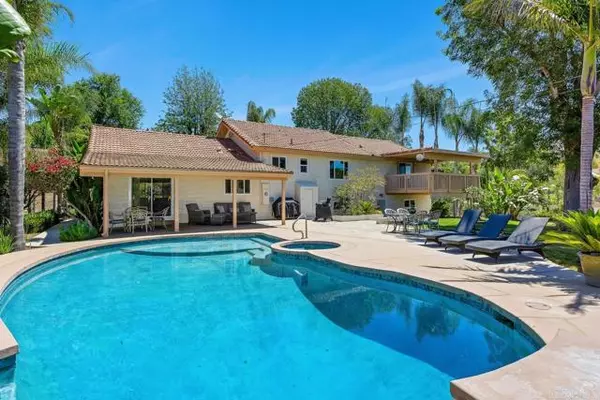 11215 San Luis Rey Dr, Valley Center, CA 92082