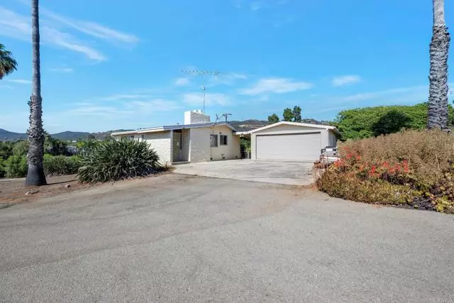 Vista, CA 92084,2151 Catalina Avenue