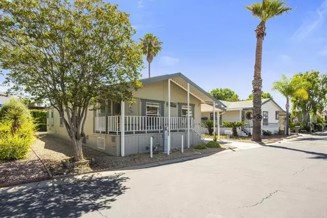 525 W El Norte Parkway ##301, Escondido, CA 92026