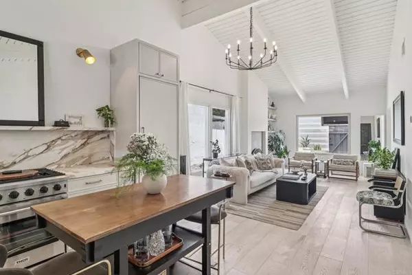 San Diego, CA 92110,4352 Loma Riviera Court