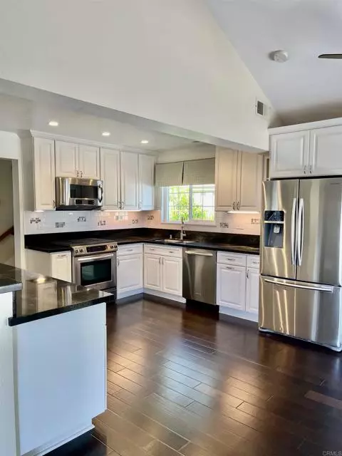 Carlsbad, CA 92010,4604 Trafalgar Lane
