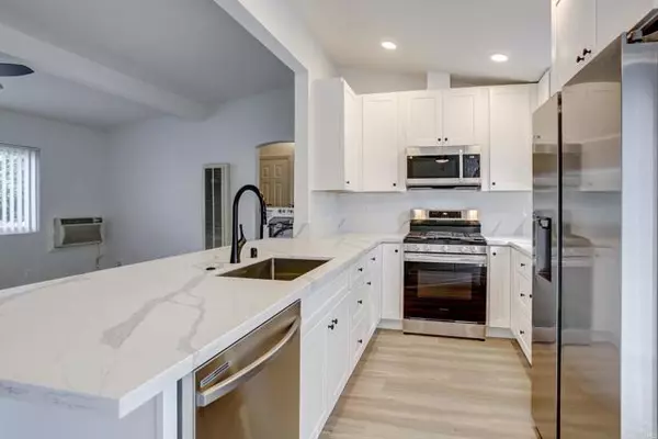 333 Lansing Circle #B, Escondido, CA 92025